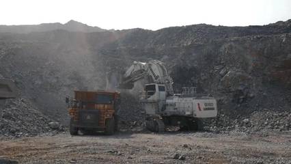 利勃海爾100噸級(jí)R9100B及150噸級(jí)電驅(qū)動(dòng)R9150B E喜獲TOP50工程機(jī)械應(yīng)用獎(jiǎng)